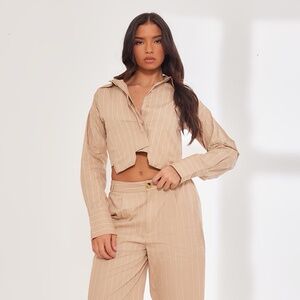 1096 NWT PrettyLittleThing Poplin Pinstripe Cropped LS Shirt - Stone - Size 8